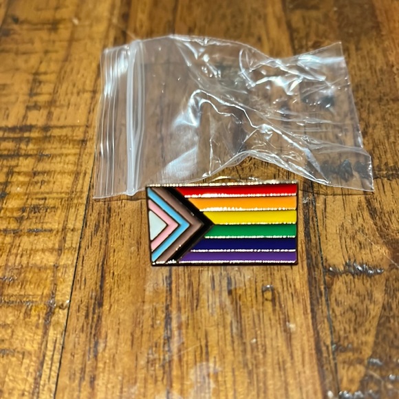 Spilla Badge Orgoglio Agender LGBTQ+ - Bandiera Paese Con Striscioni - Smalto Metallico